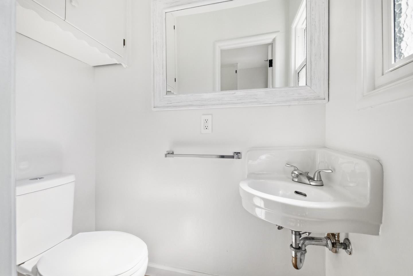 Detail Gallery Image 34 of 51 For 927 Madeline Ln, Santa Clara,  CA 95050 - 4 Beds | 2/1 Baths