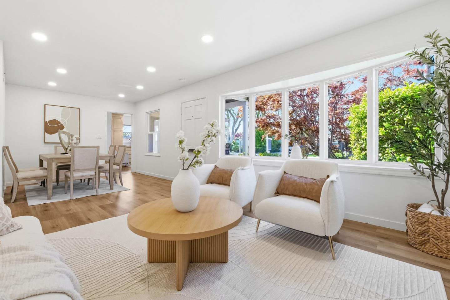 Detail Gallery Image 4 of 51 For 927 Madeline Ln, Santa Clara,  CA 95050 - 4 Beds | 2/1 Baths