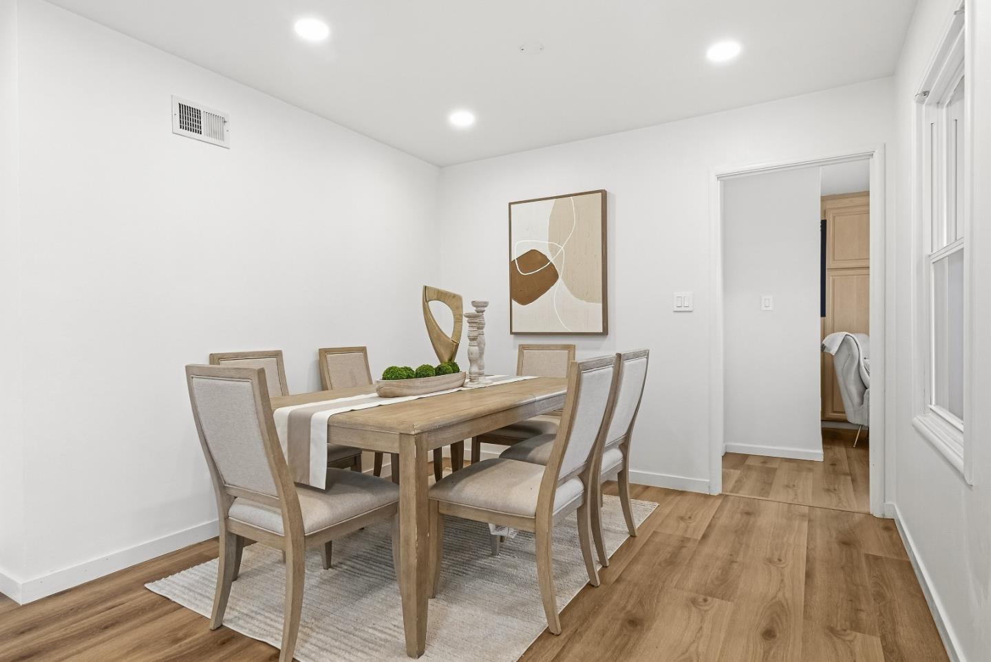 Detail Gallery Image 5 of 51 For 927 Madeline Ln, Santa Clara,  CA 95050 - 4 Beds | 2/1 Baths