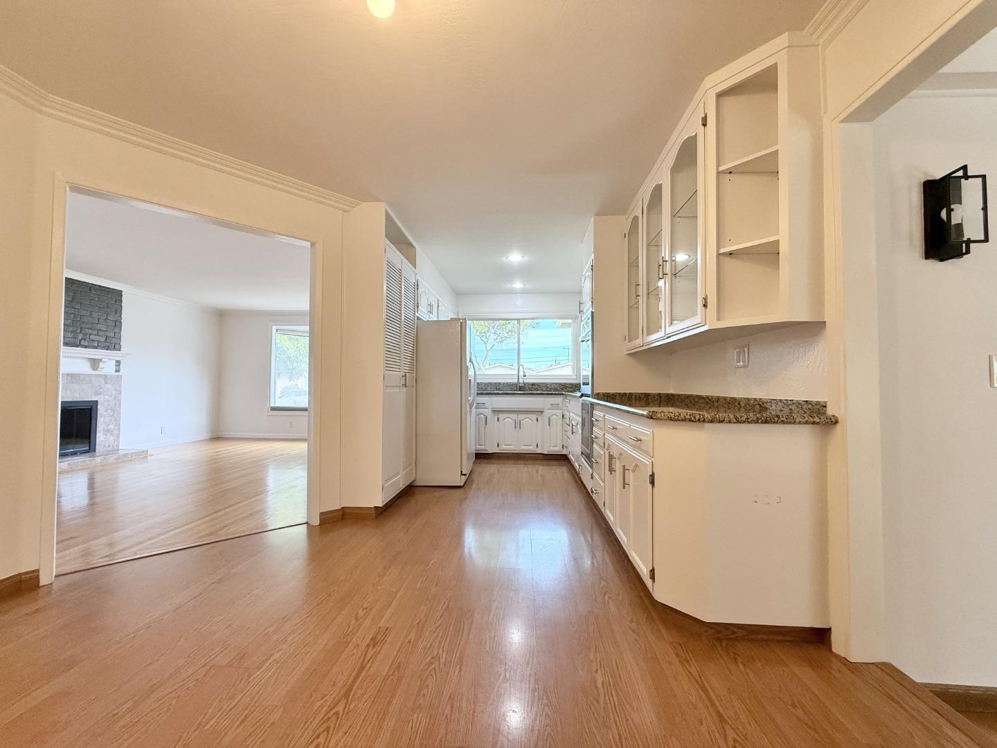 Detail Gallery Image 9 of 30 For 705 Santa Rita St, Sunnyvale,  CA 94085 - 3 Beds | 2 Baths