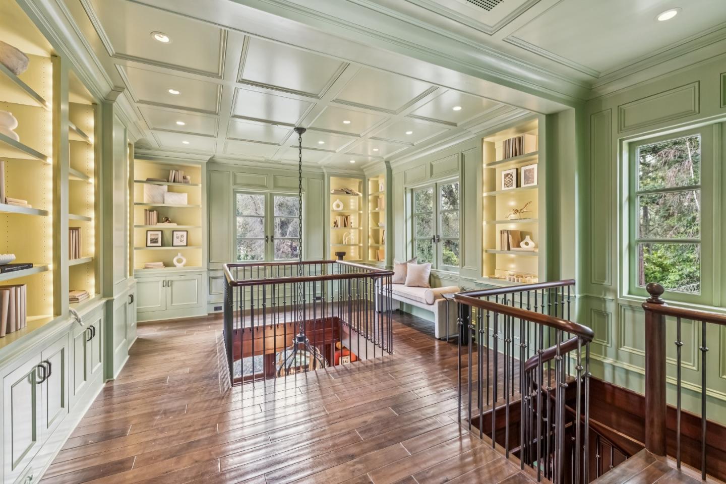 Detail Gallery Image 13 of 64 For 2 Somerset Ln, Atherton,  CA 94027 - 6 Beds | 7/2 Baths