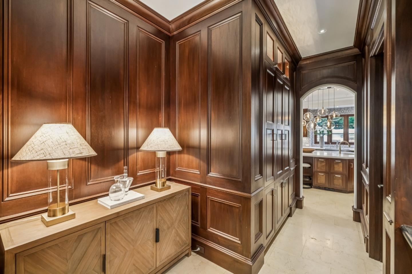 Detail Gallery Image 14 of 64 For 2 Somerset Ln, Atherton,  CA 94027 - 6 Beds | 7/2 Baths