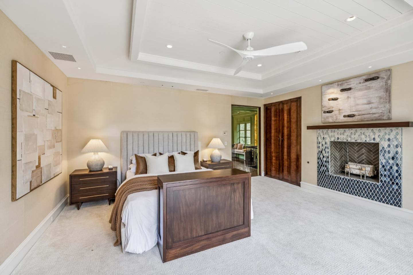 Detail Gallery Image 22 of 64 For 2 Somerset Ln, Atherton,  CA 94027 - 6 Beds | 7/2 Baths