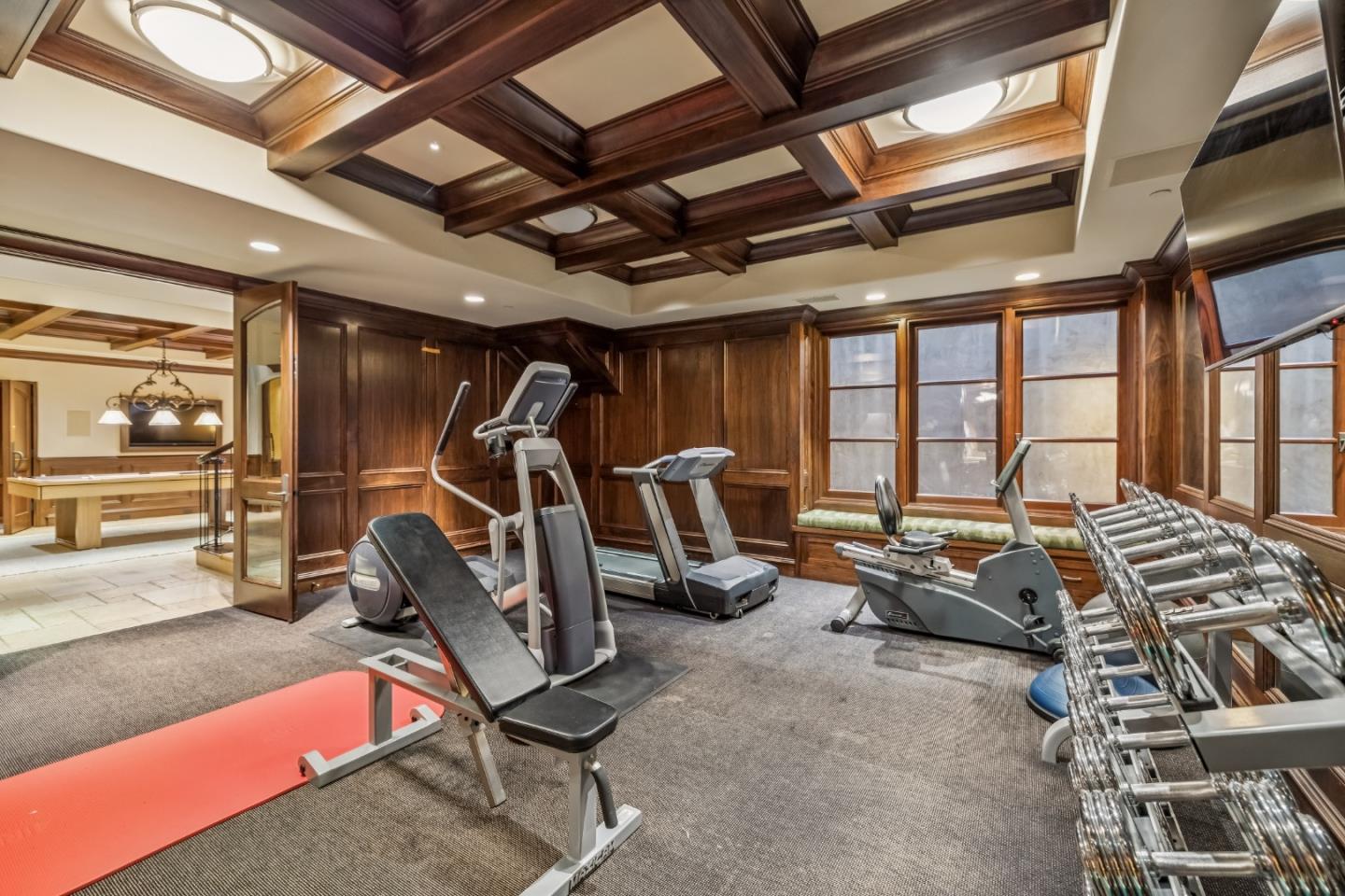 Detail Gallery Image 36 of 64 For 2 Somerset Ln, Atherton,  CA 94027 - 6 Beds | 7/2 Baths