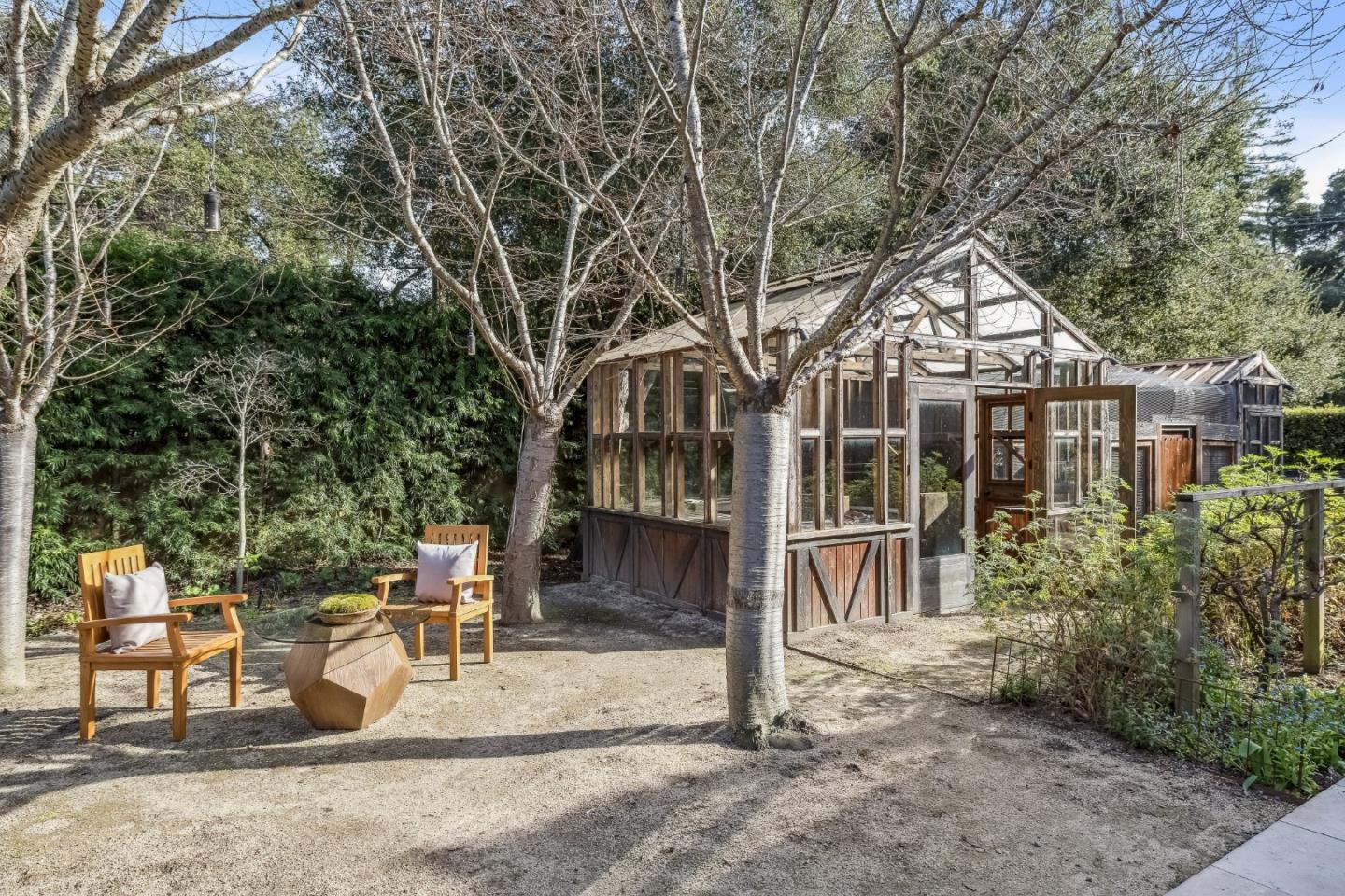 Detail Gallery Image 41 of 64 For 2 Somerset Ln, Atherton,  CA 94027 - 6 Beds | 7/2 Baths