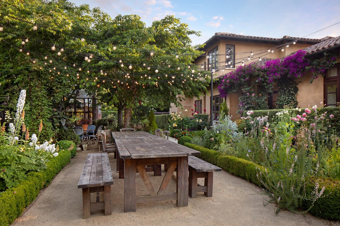 Detail Gallery Image 46 of 64 For 2 Somerset Ln, Atherton,  CA 94027 - 6 Beds | 7/2 Baths