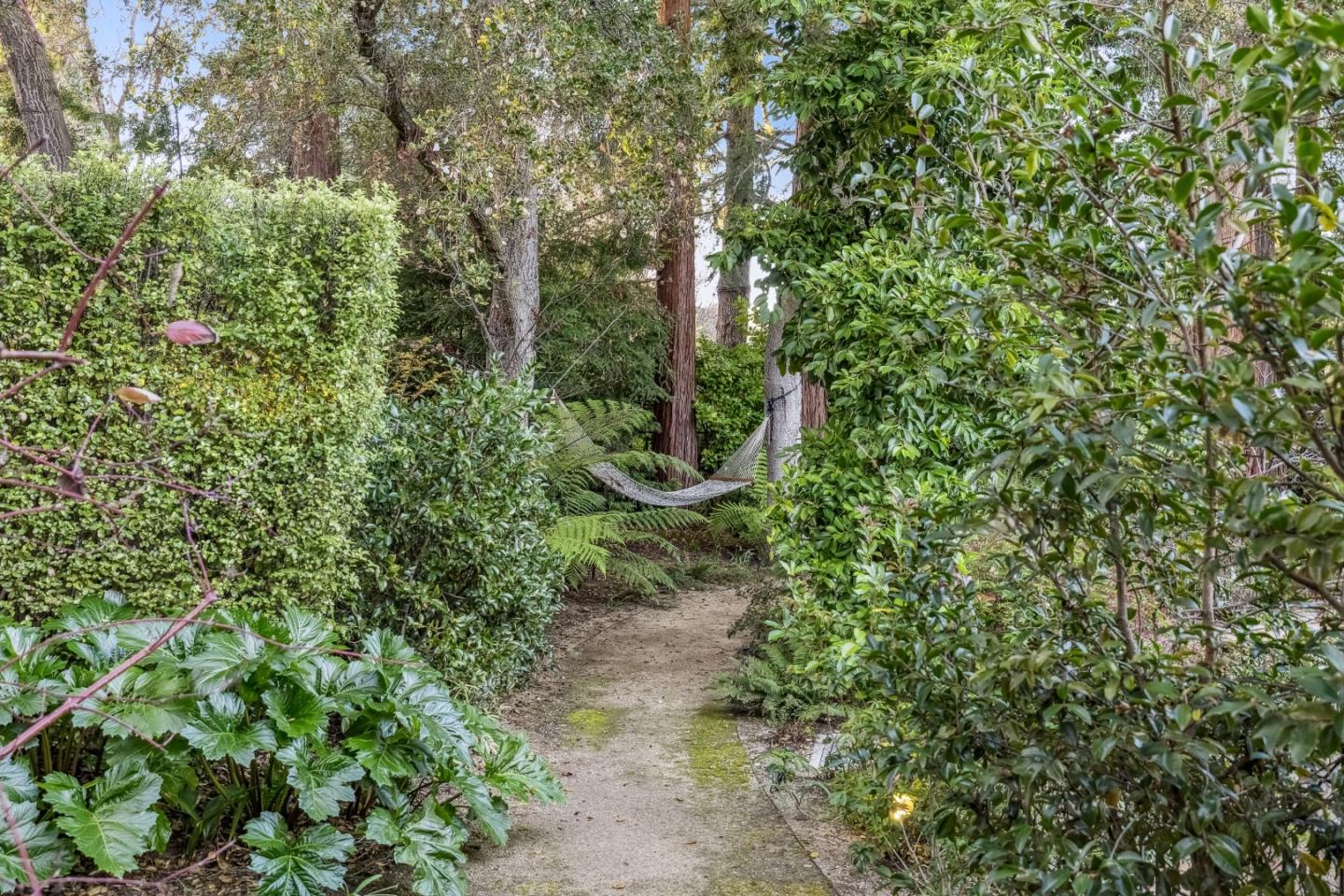 Detail Gallery Image 47 of 64 For 2 Somerset Ln, Atherton,  CA 94027 - 6 Beds | 7/2 Baths