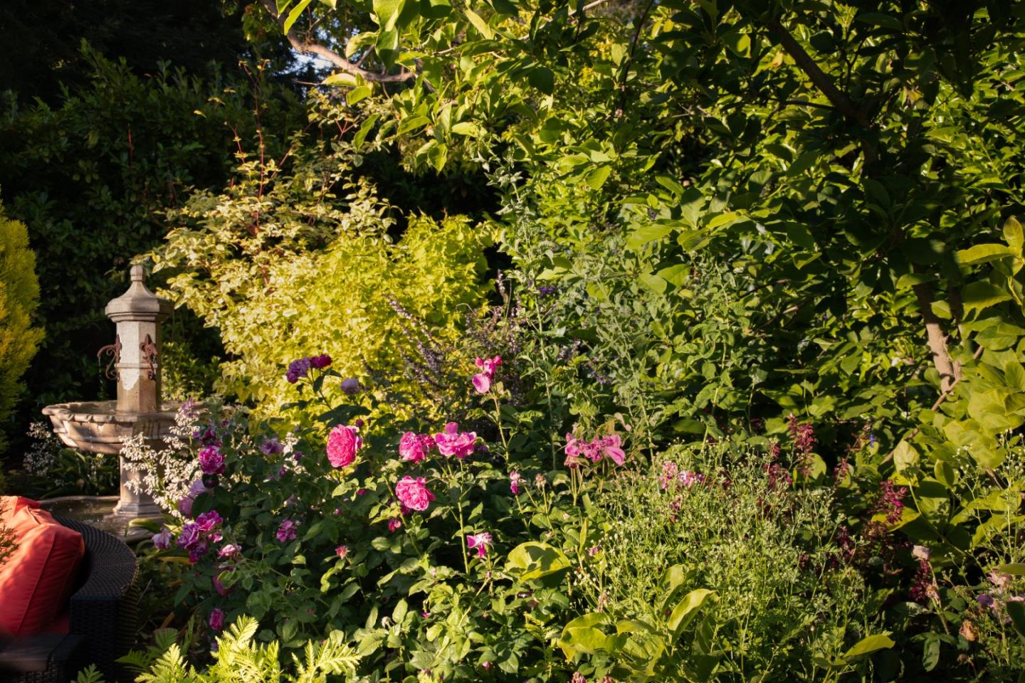 Detail Gallery Image 53 of 64 For 2 Somerset Ln, Atherton,  CA 94027 - 6 Beds | 7/2 Baths