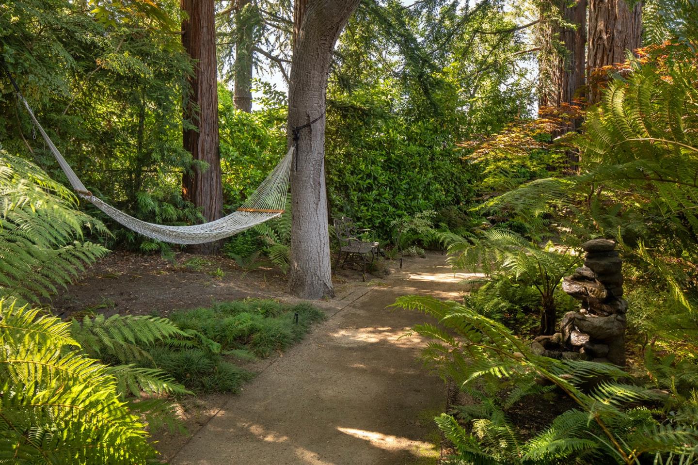 Detail Gallery Image 57 of 64 For 2 Somerset Ln, Atherton,  CA 94027 - 6 Beds | 7/2 Baths