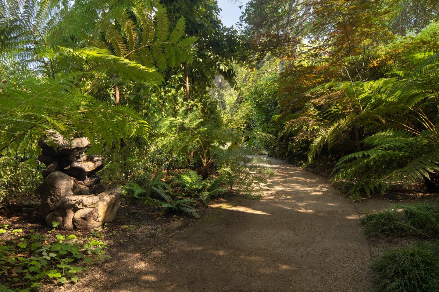 Detail Gallery Image 58 of 64 For 2 Somerset Ln, Atherton,  CA 94027 - 6 Beds | 7/2 Baths