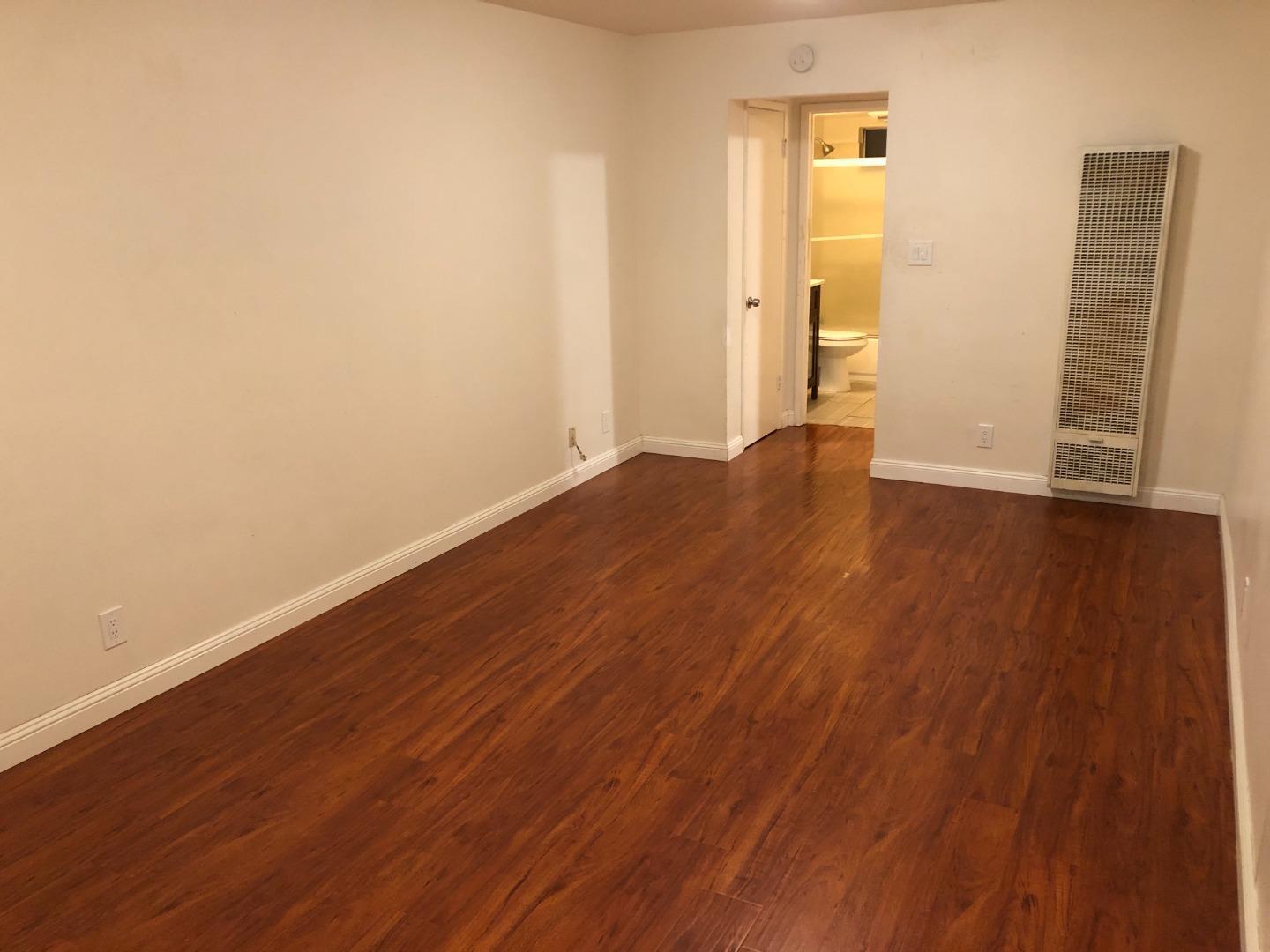 Detail Gallery Image 5 of 10 For 670 Azara Pl #2,  Sunnyvale,  CA 94086 - 1 Beds | 1 Baths