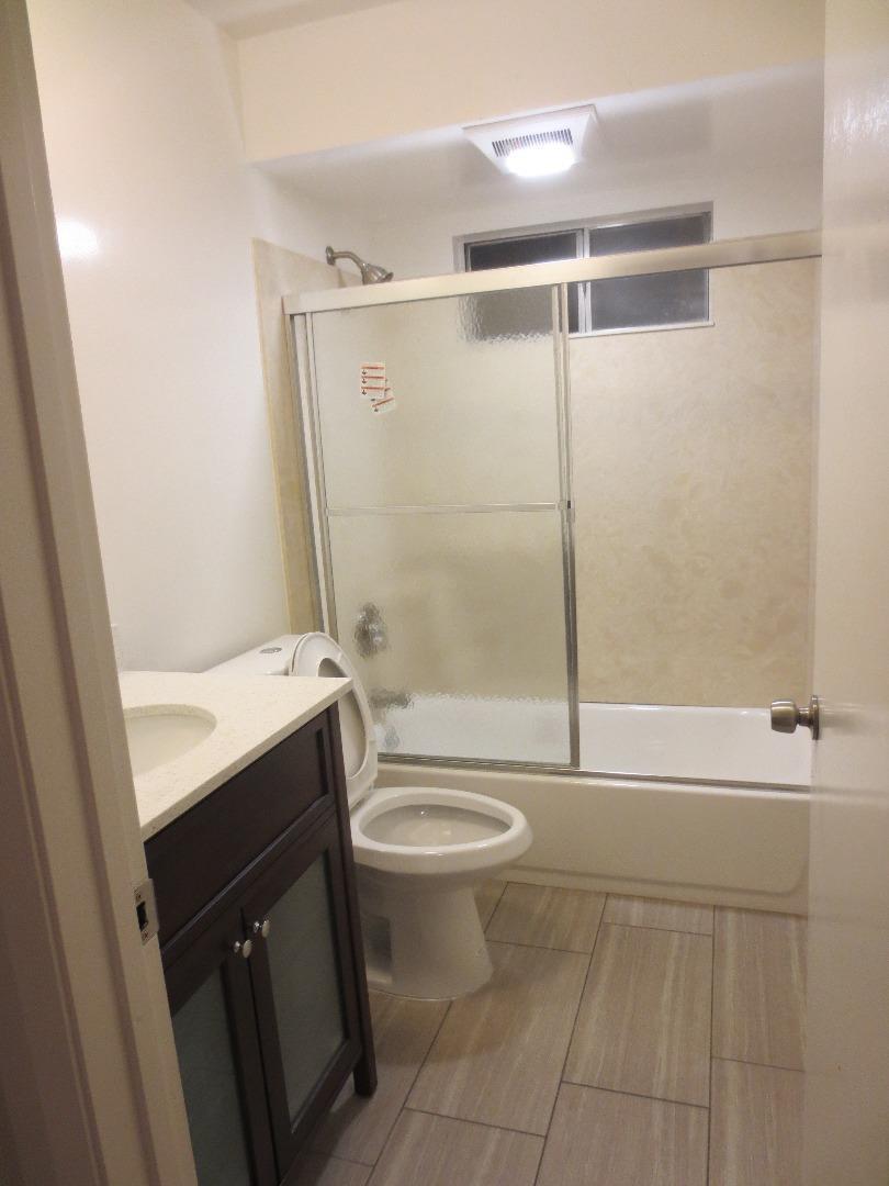 Detail Gallery Image 7 of 10 For 670 Azara Pl #2,  Sunnyvale,  CA 94086 - 1 Beds | 1 Baths