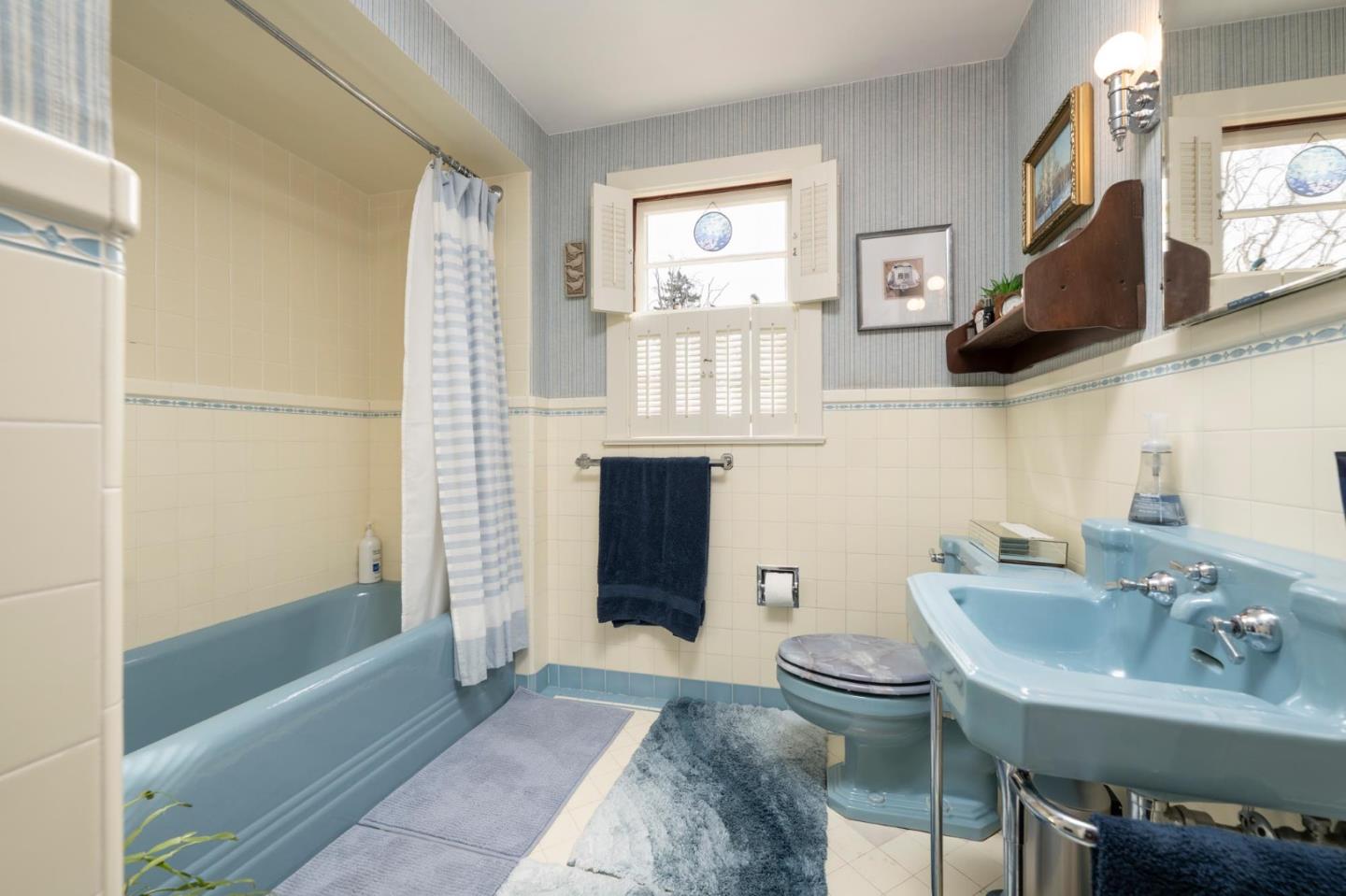 Detail Gallery Image 16 of 31 For 250 Harvard Rd, San Mateo,  CA 94402 - 4 Beds | 3 Baths