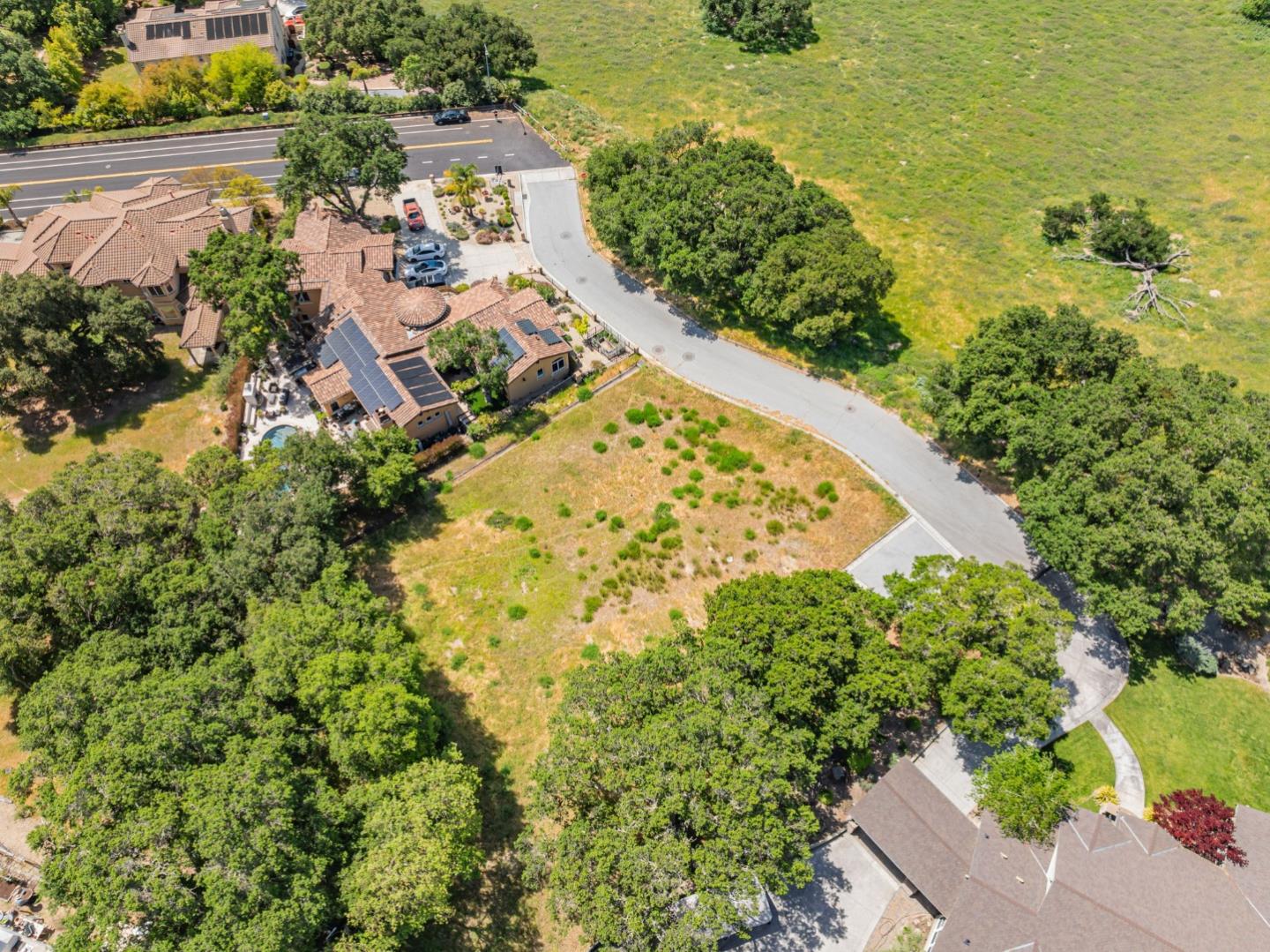 Detail Gallery Image 10 of 12 For 2391 Mantelli Dr, Gilroy,  CA 95020 - – Beds | – Baths