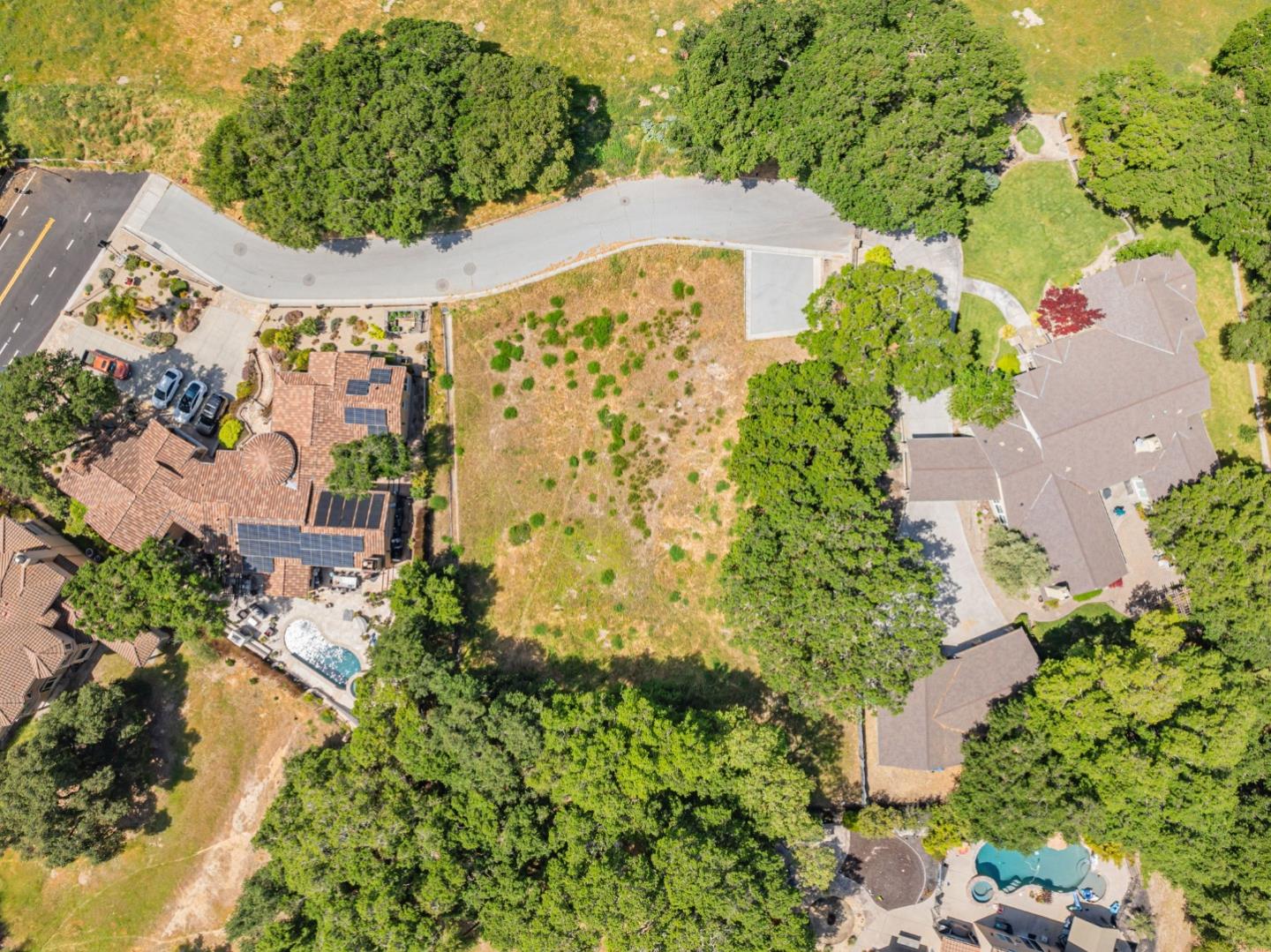 Detail Gallery Image 8 of 12 For 2391 Mantelli Dr, Gilroy,  CA 95020 - – Beds | – Baths