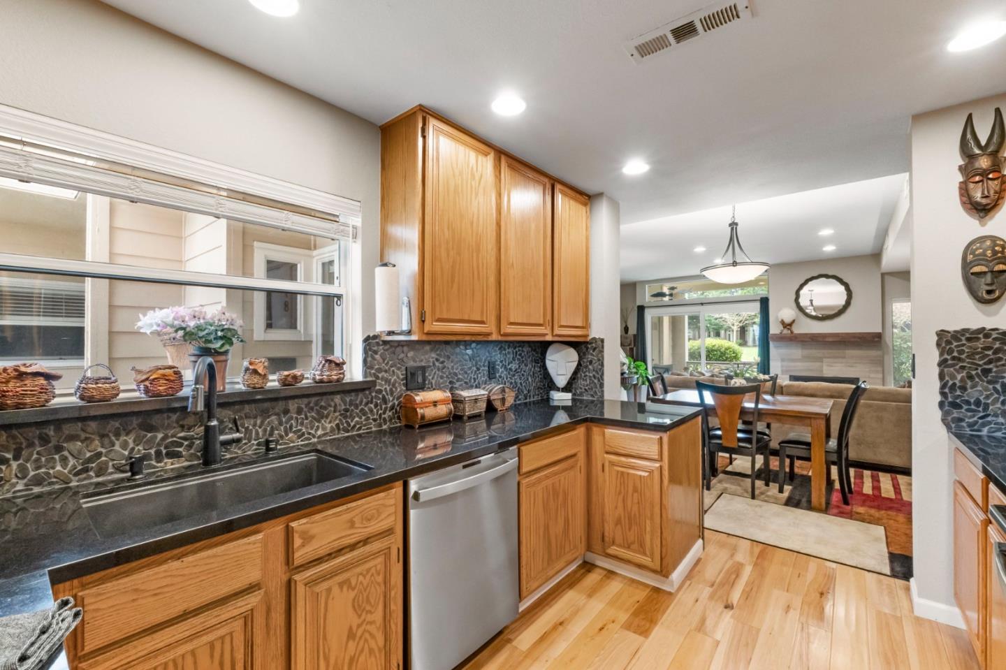 Detail Gallery Image 19 of 58 For 78 Amesport Lndg, Half Moon Bay,  CA 94019 - 2 Beds | 2/1 Baths