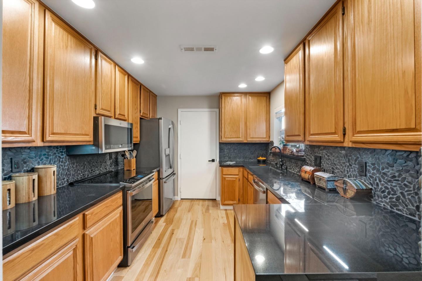 Detail Gallery Image 21 of 58 For 78 Amesport Lndg, Half Moon Bay,  CA 94019 - 2 Beds | 2/1 Baths