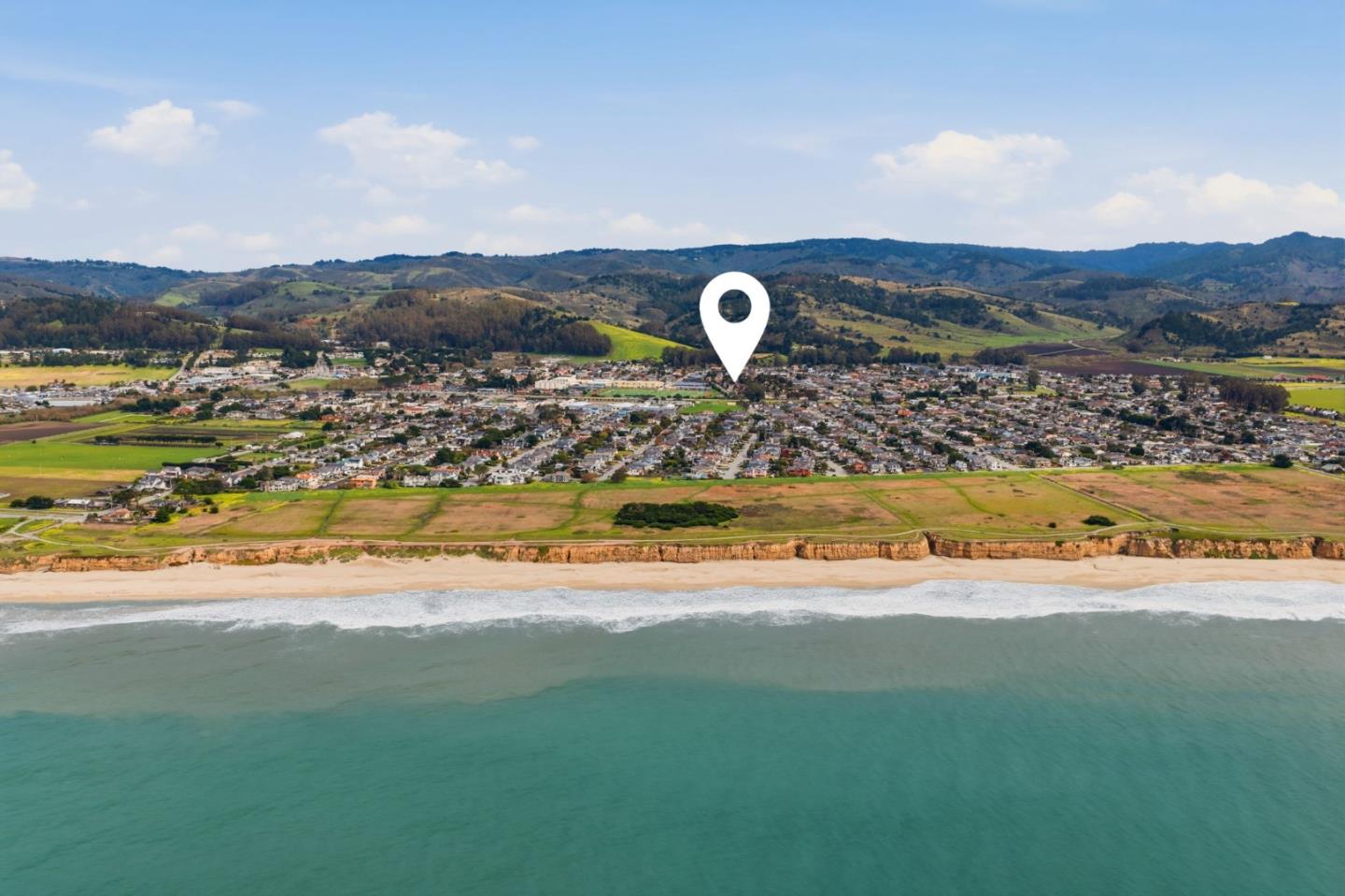 Detail Gallery Image 4 of 58 For 78 Amesport Lndg, Half Moon Bay,  CA 94019 - 2 Beds | 2/1 Baths