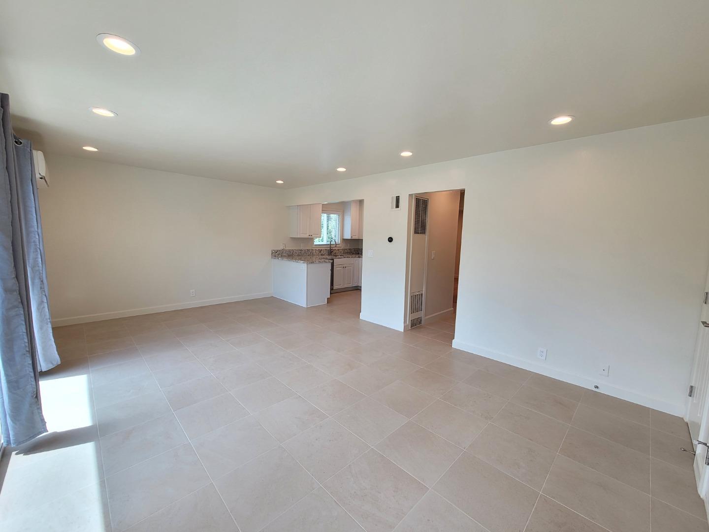 Detail Gallery Image 5 of 16 For 10218 Park Circle East #3,  Cupertino,  CA 95014 - 2 Beds | 1 Baths
