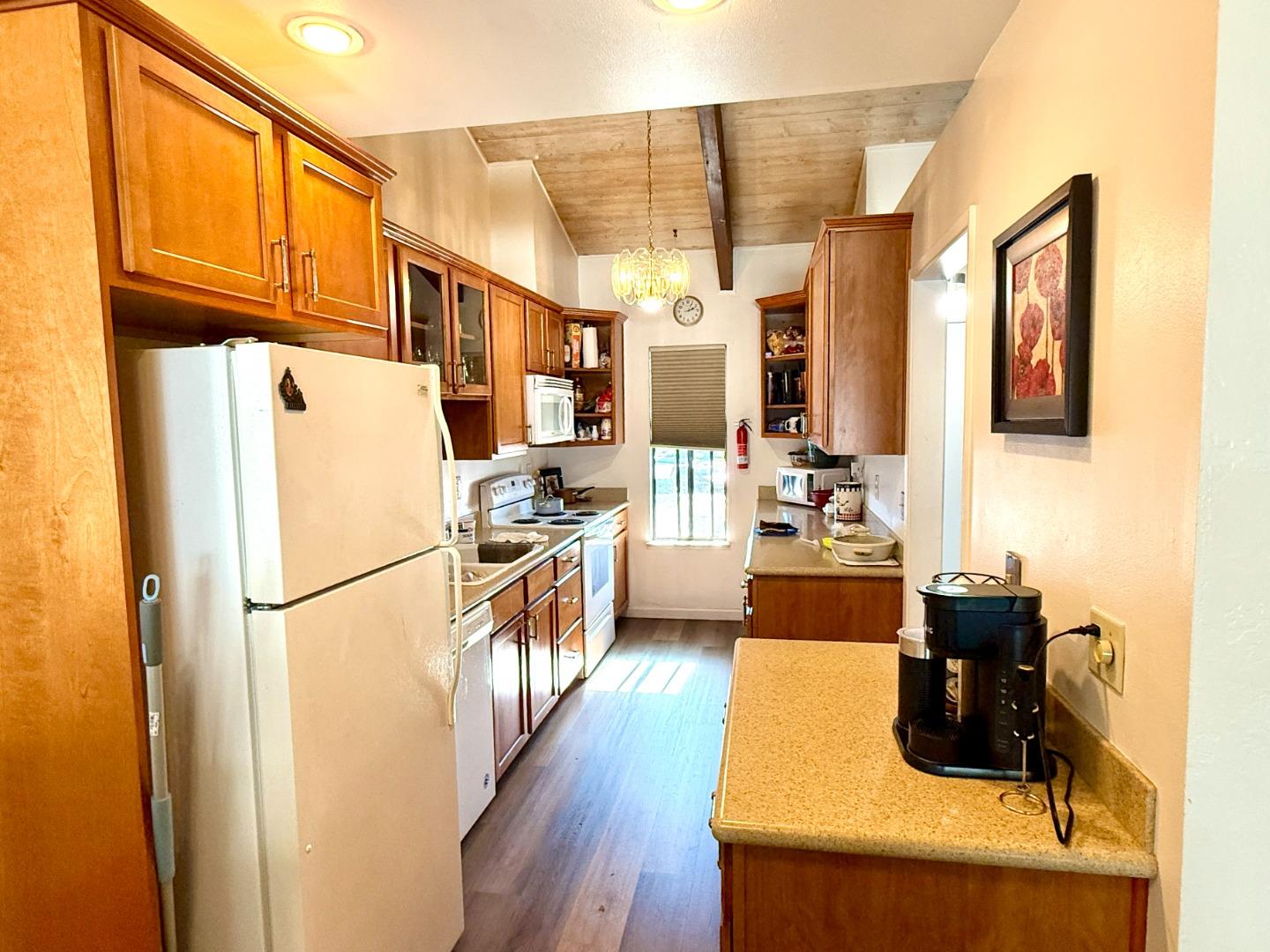 Detail Gallery Image 6 of 15 For 166 Kern St #26,  Salinas,  CA 93905 - 2 Beds | 2 Baths