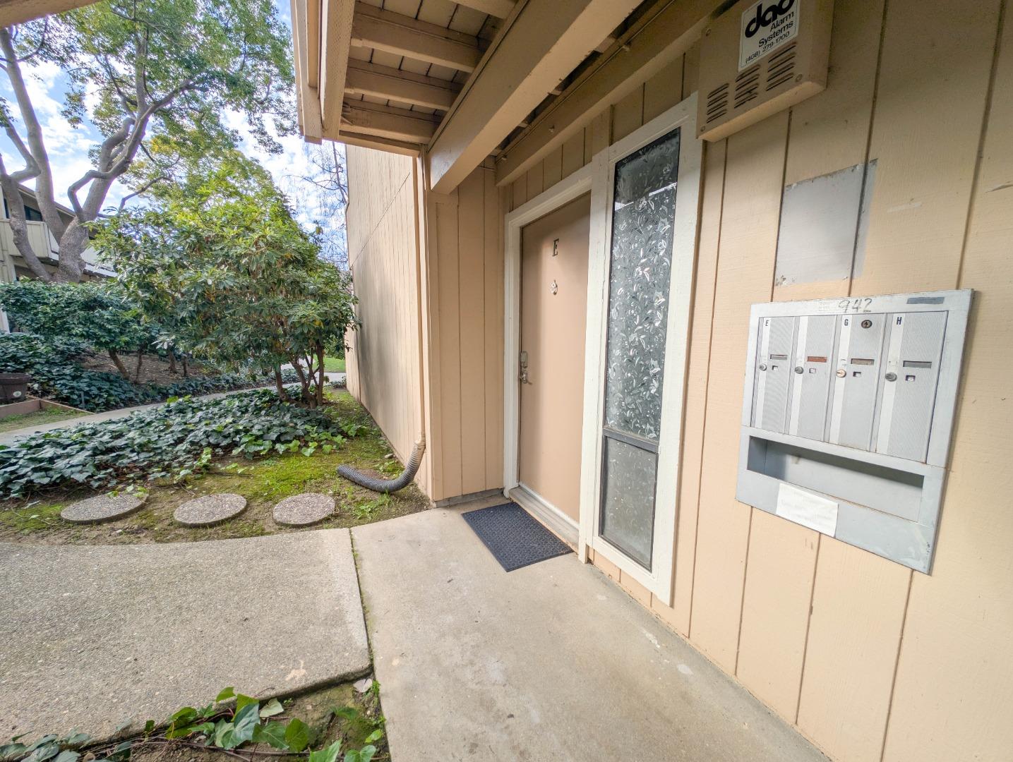 Detail Gallery Image 13 of 20 For 942 Kiely Blvd #E,  Santa Clara,  CA 95051 - 1 Beds | 1 Baths