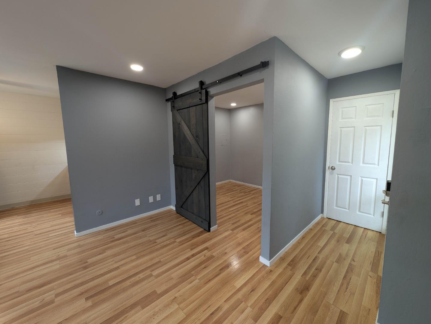 Detail Gallery Image 4 of 20 For 942 Kiely Blvd #E,  Santa Clara,  CA 95051 - 1 Beds | 1 Baths