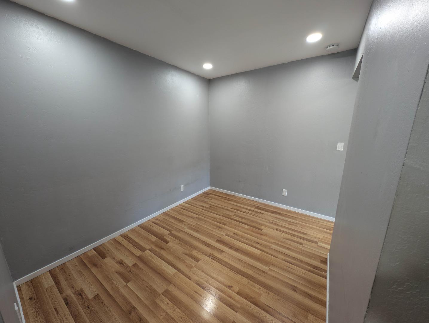 Detail Gallery Image 8 of 20 For 942 Kiely Blvd #E,  Santa Clara,  CA 95051 - 1 Beds | 1 Baths