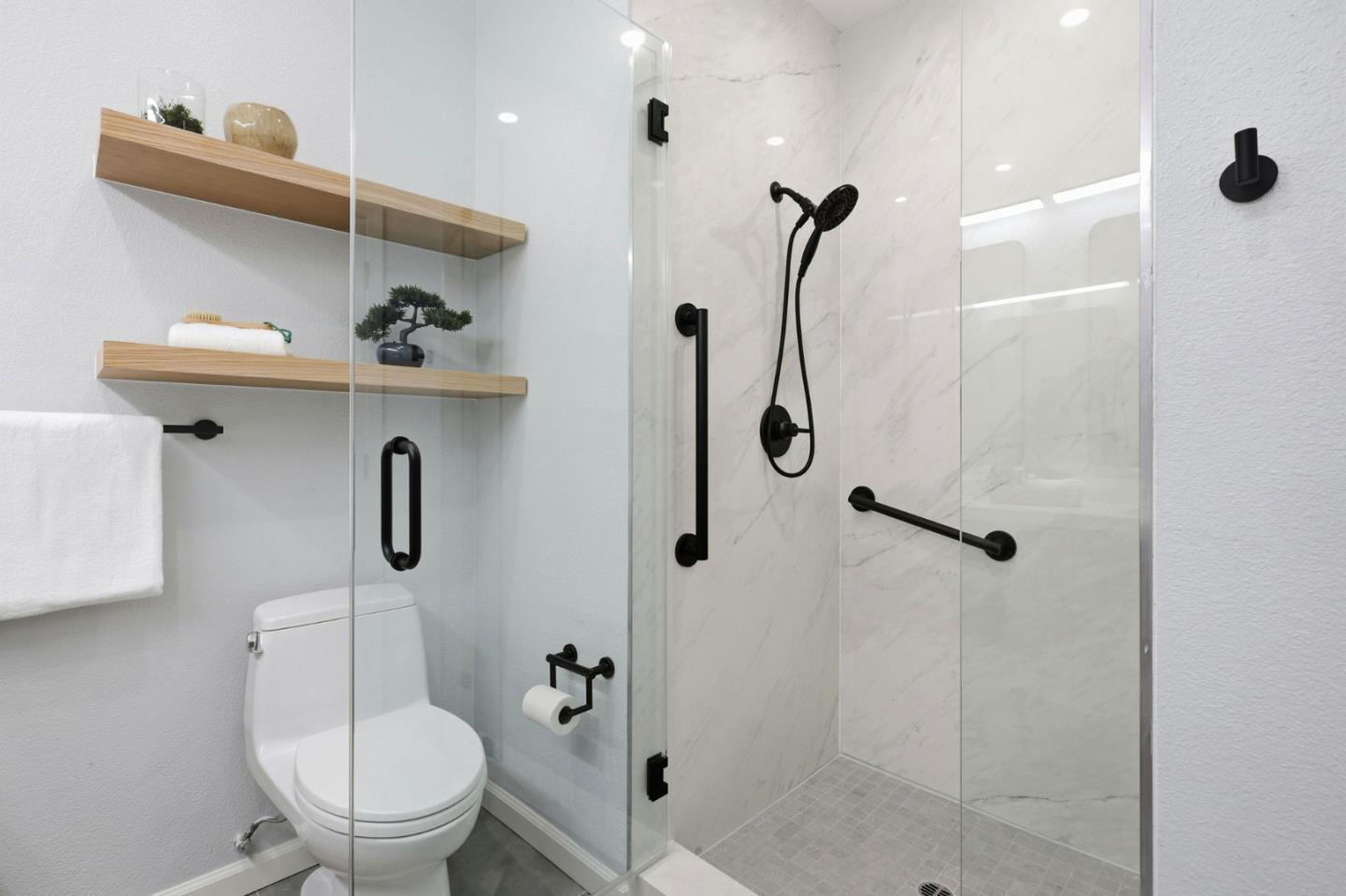 Detail Gallery Image 30 of 49 For 332 Crescent Ct, Brisbane,  CA 94005 - 2 Beds | 2 Baths