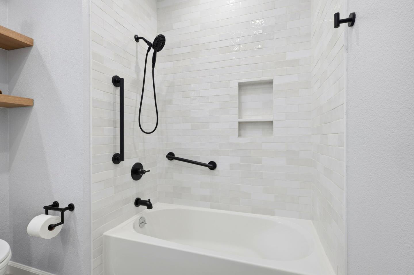 Detail Gallery Image 32 of 49 For 332 Crescent Ct, Brisbane,  CA 94005 - 2 Beds | 2 Baths