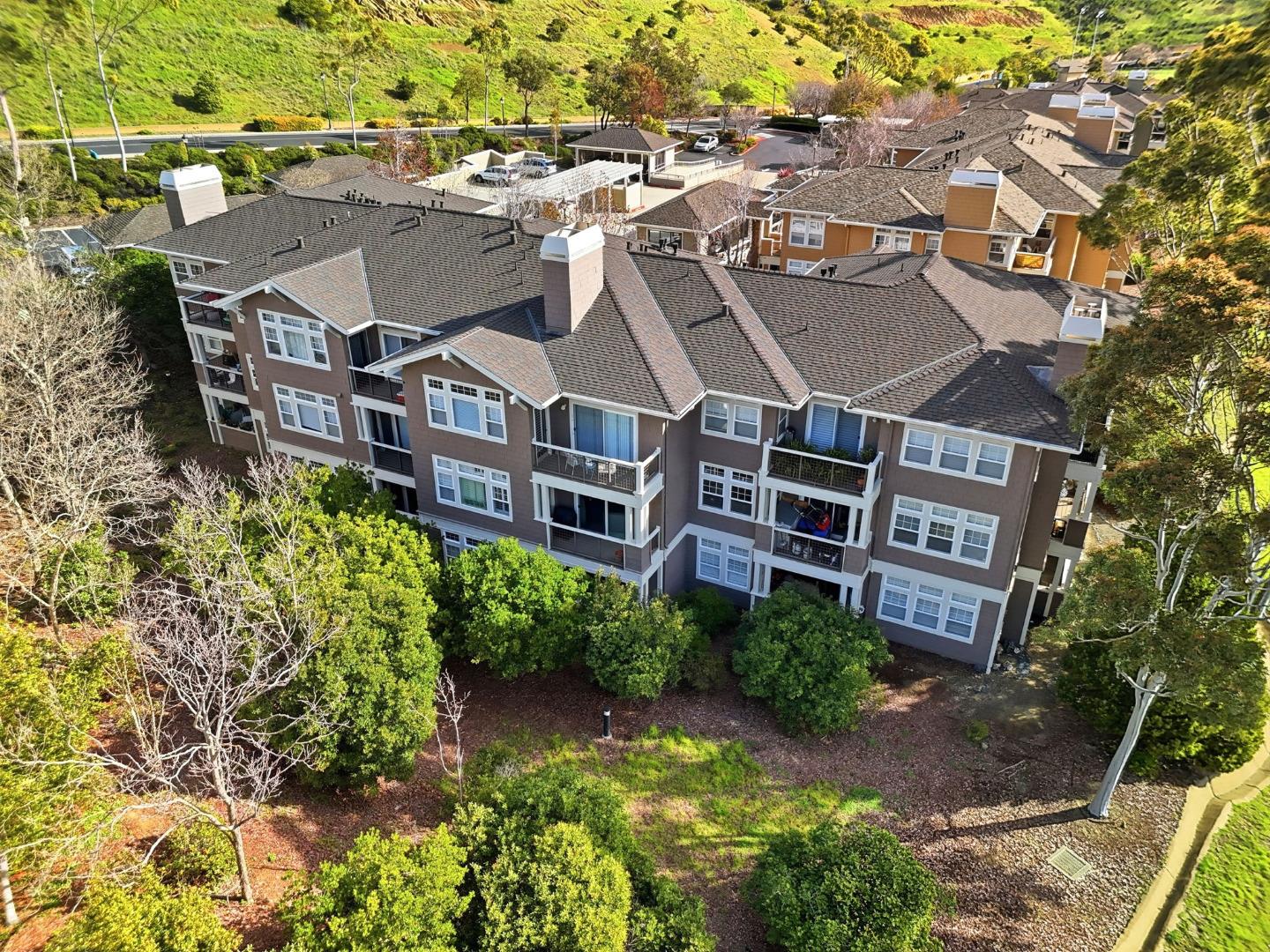 Detail Gallery Image 37 of 49 For 332 Crescent Ct, Brisbane,  CA 94005 - 2 Beds | 2 Baths