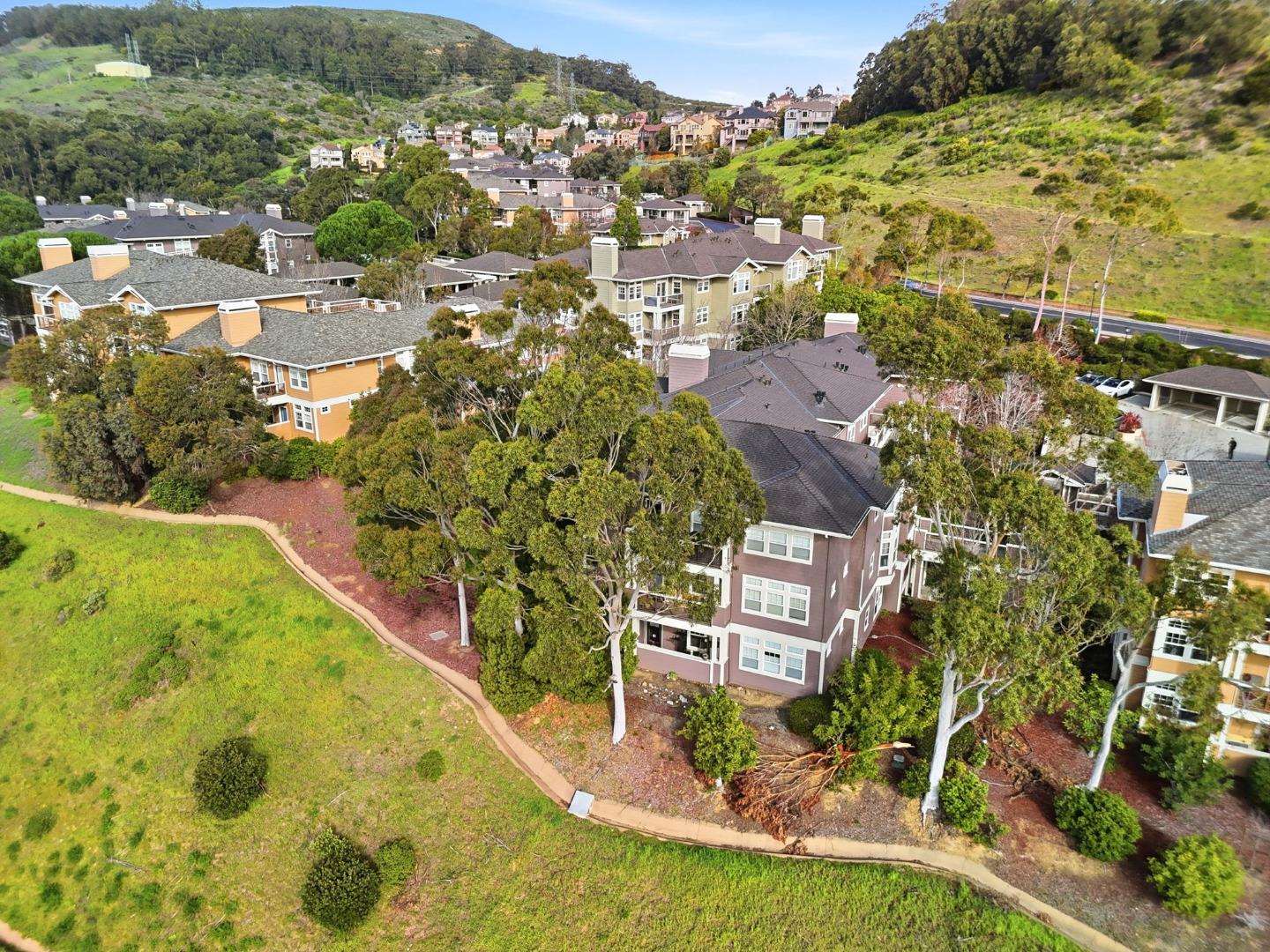 Detail Gallery Image 44 of 49 For 332 Crescent Ct, Brisbane,  CA 94005 - 2 Beds | 2 Baths