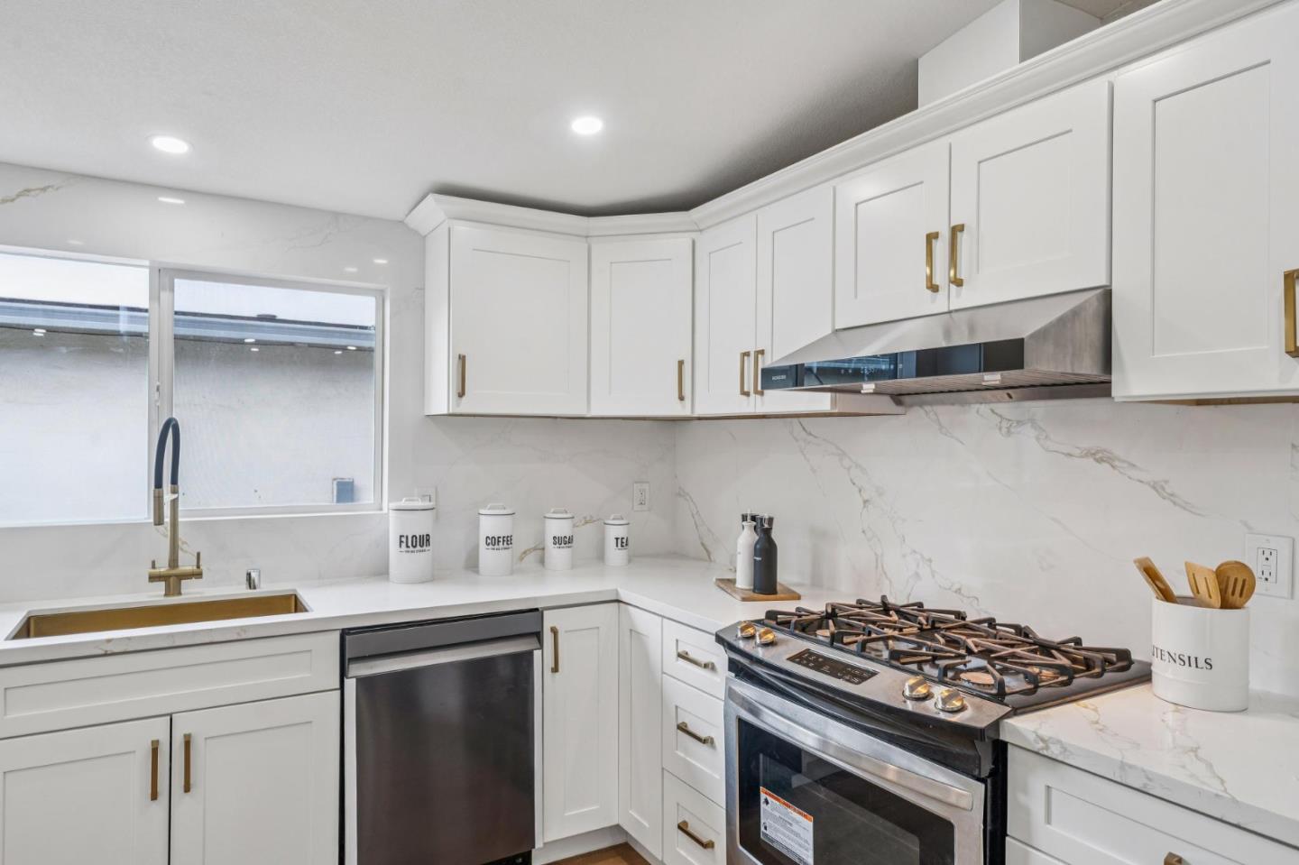 Detail Gallery Image 17 of 49 For 4412 Millard Ave, Fremont,  CA 94538 - 5 Beds | 2 Baths