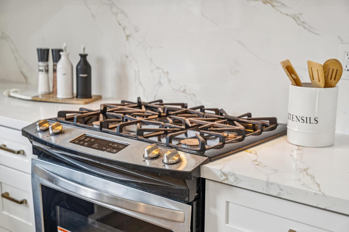 Detail Gallery Image 18 of 49 For 4412 Millard Ave, Fremont,  CA 94538 - 5 Beds | 2 Baths