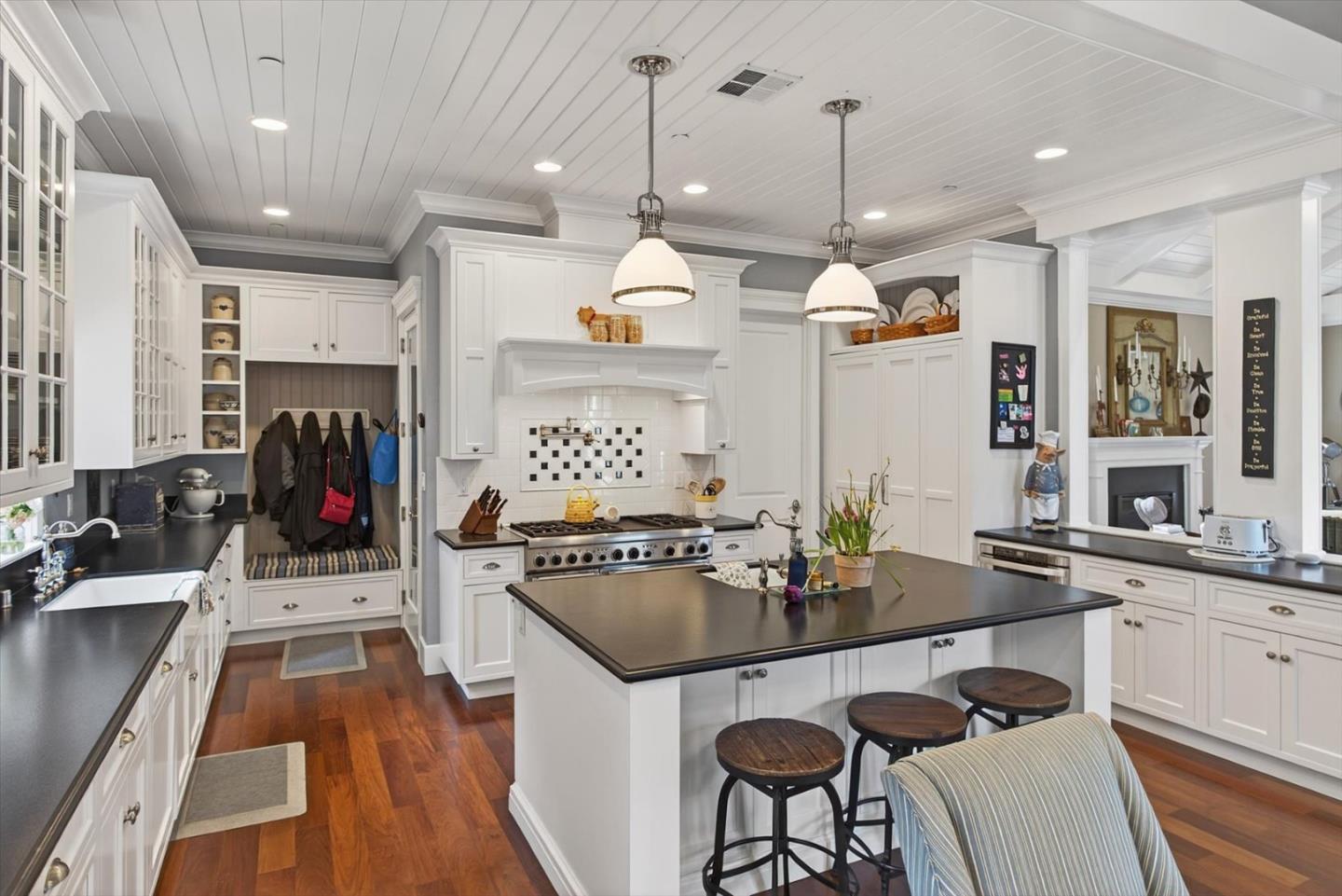 Detail Gallery Image 12 of 62 For 18355 Idylwild Rd, Los Gatos,  CA 95033 - 4 Beds | 3 Baths