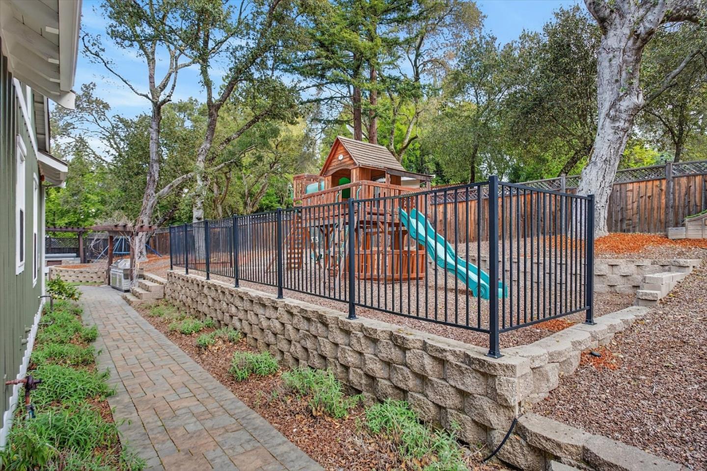 Detail Gallery Image 37 of 62 For 18355 Idylwild Rd, Los Gatos,  CA 95033 - 4 Beds | 3 Baths