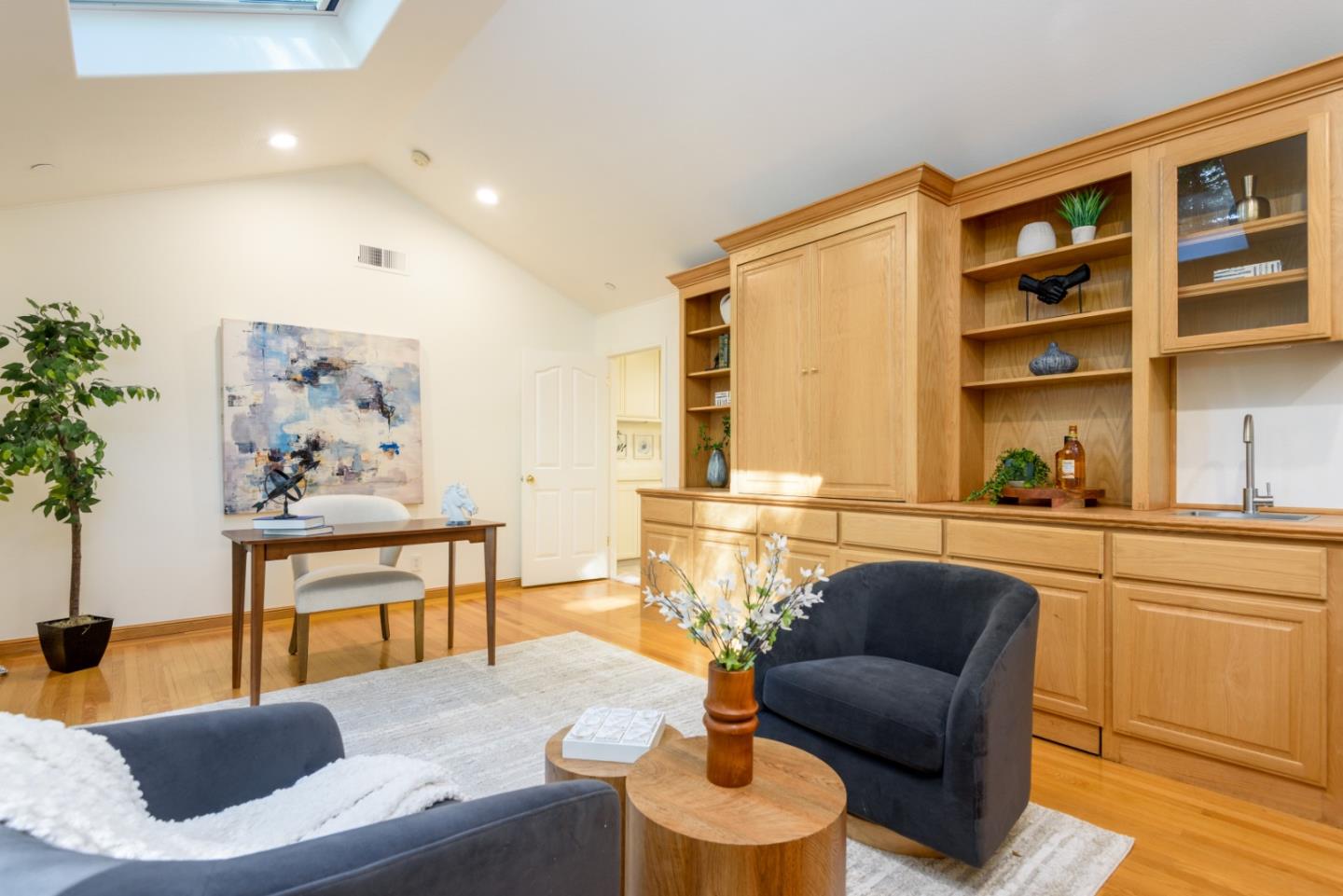 Detail Gallery Image 27 of 36 For 6 Megans Ln, Woodside,  CA 94062 - 4 Beds | 4 Baths