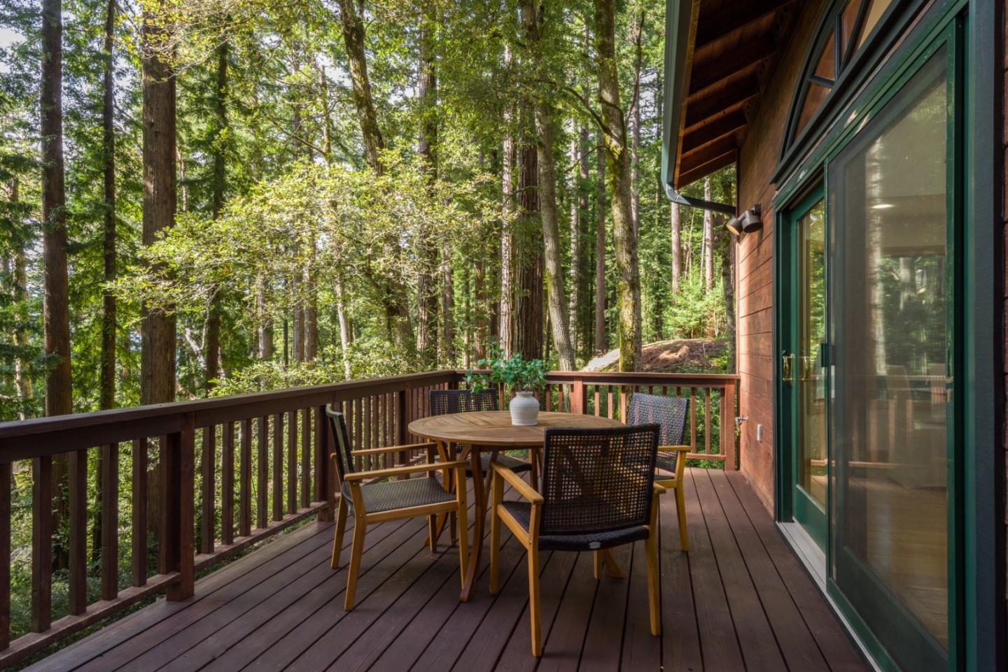 Detail Gallery Image 34 of 36 For 6 Megans Ln, Woodside,  CA 94062 - 4 Beds | 4 Baths