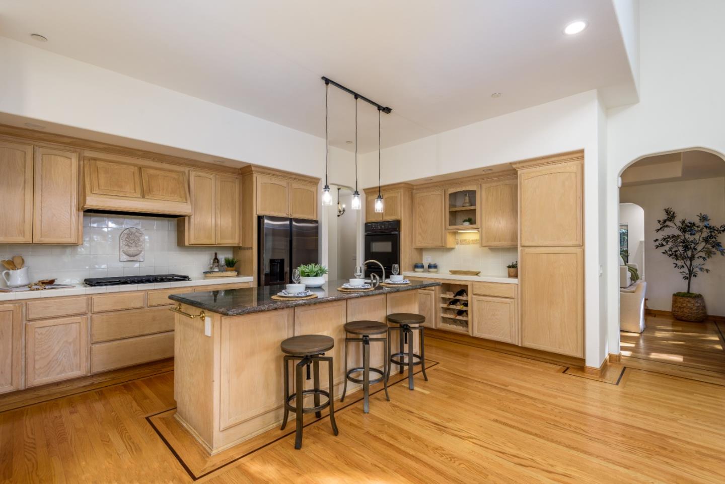 Detail Gallery Image 5 of 36 For 6 Megans Ln, Woodside,  CA 94062 - 4 Beds | 4 Baths