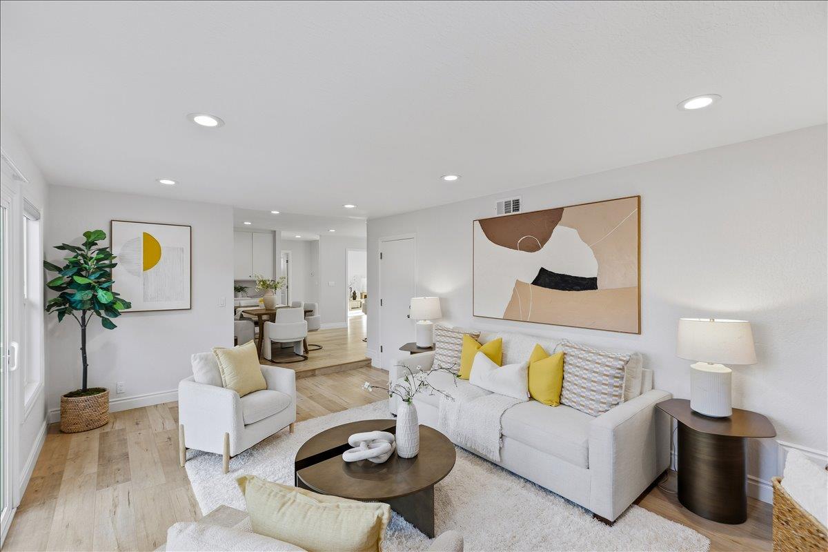 Detail Gallery Image 21 of 44 For 884 Hollenbeck, Sunnyvale,  CA 94087 - 3 Beds | 2 Baths