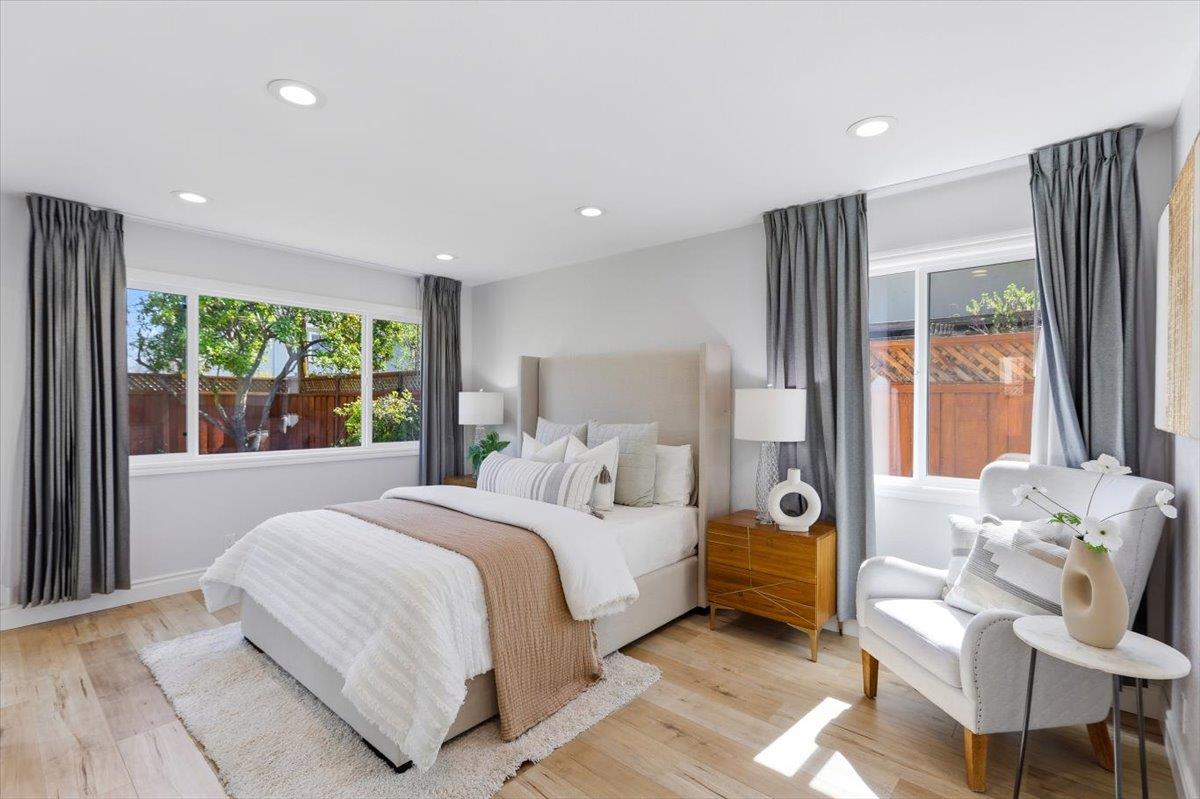 Detail Gallery Image 22 of 44 For 884 Hollenbeck, Sunnyvale,  CA 94087 - 3 Beds | 2 Baths