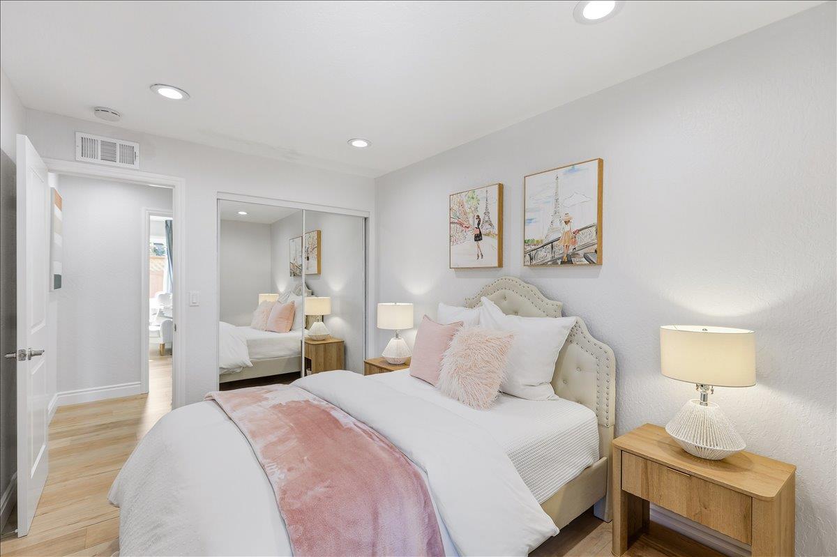 Detail Gallery Image 28 of 44 For 884 Hollenbeck, Sunnyvale,  CA 94087 - 3 Beds | 2 Baths