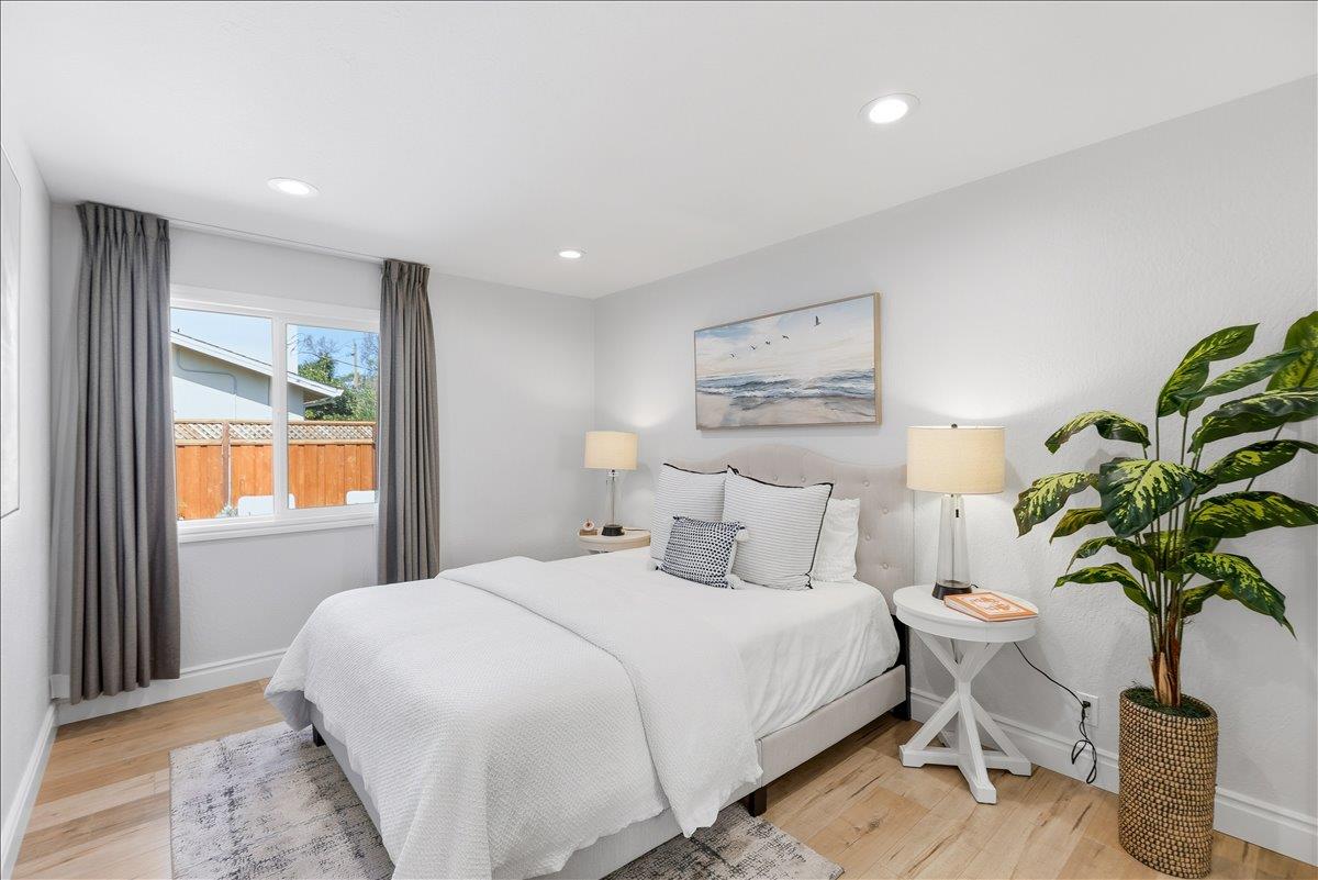 Detail Gallery Image 30 of 44 For 884 Hollenbeck, Sunnyvale,  CA 94087 - 3 Beds | 2 Baths