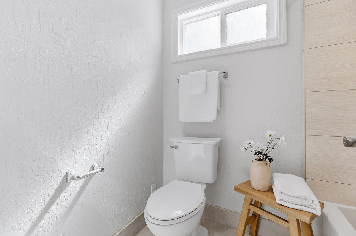 Detail Gallery Image 32 of 44 For 884 Hollenbeck, Sunnyvale,  CA 94087 - 3 Beds | 2 Baths