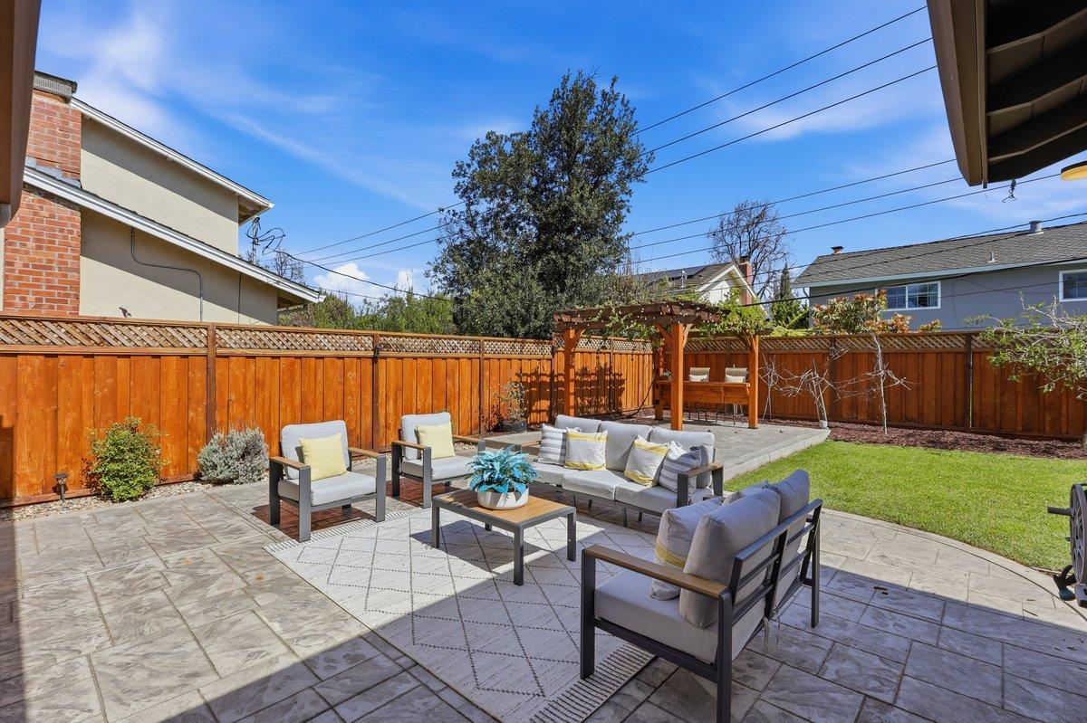 Detail Gallery Image 39 of 44 For 884 Hollenbeck, Sunnyvale,  CA 94087 - 3 Beds | 2 Baths