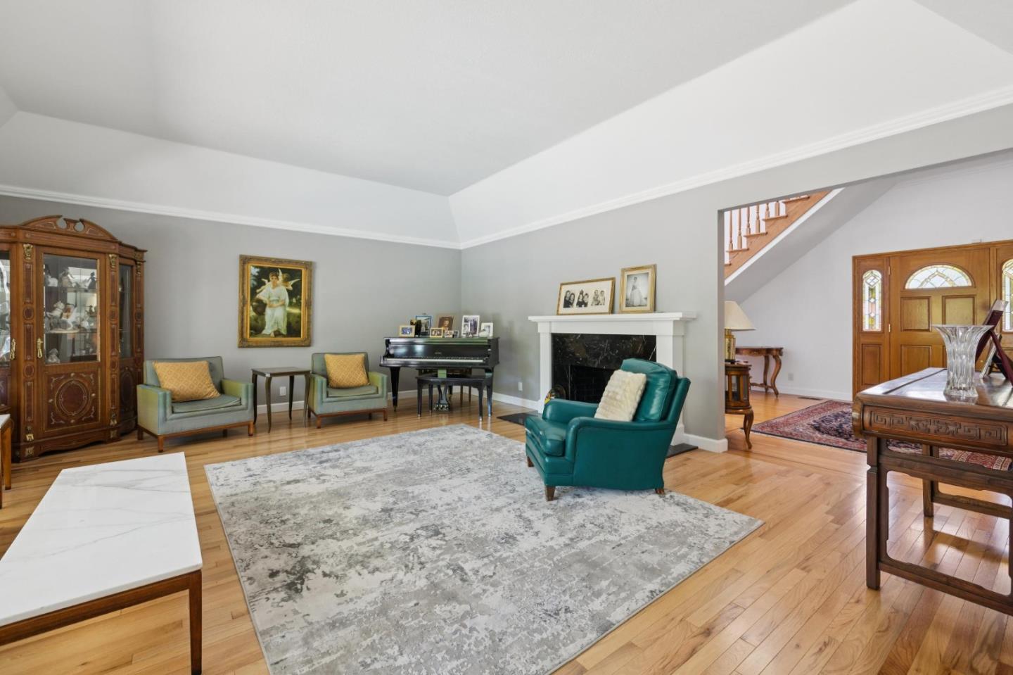 Detail Gallery Image 4 of 9 For 10 Cheryl Pl, Menlo Park,  CA 94025 - 5 Beds | 3/1 Baths