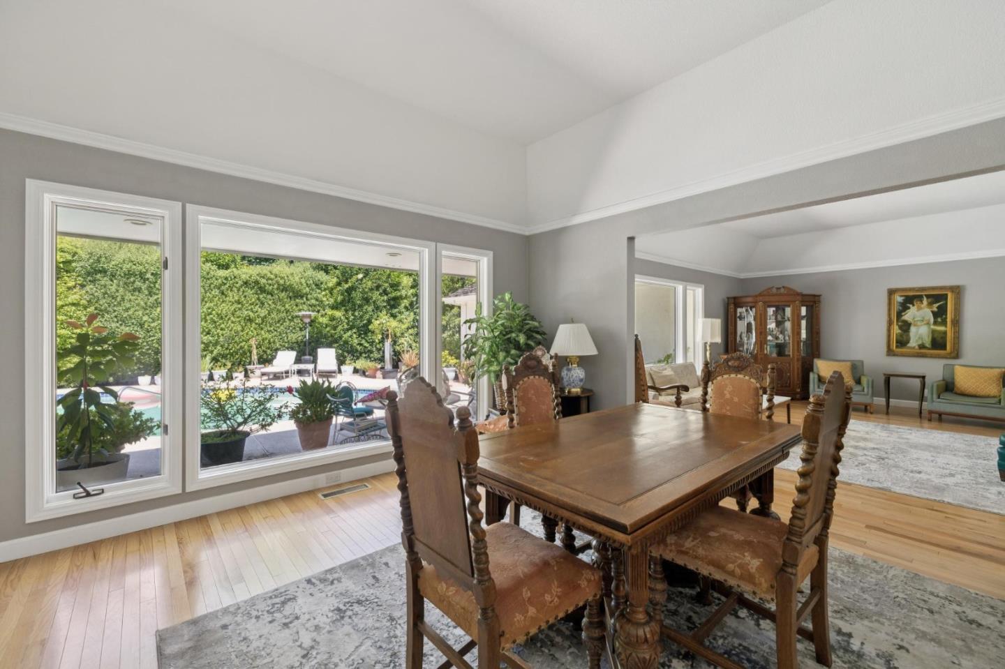 Detail Gallery Image 5 of 9 For 10 Cheryl Pl, Menlo Park,  CA 94025 - 5 Beds | 3/1 Baths