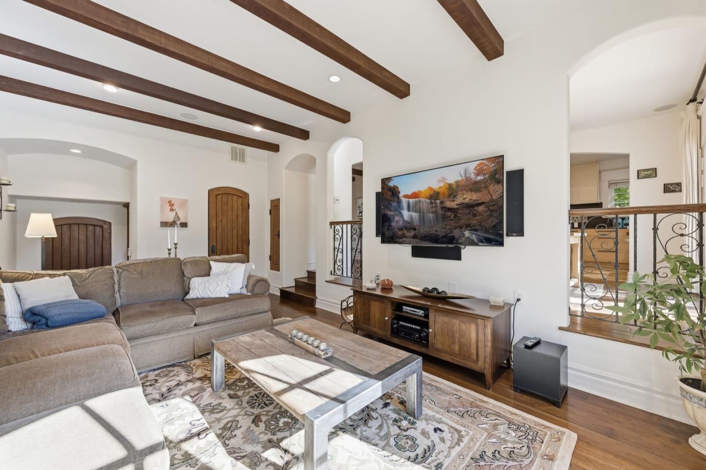 Detail Gallery Image 25 of 56 For 926 Rosewood Ave, San Carlos,  CA 94070 - 4 Beds | 2/1 Baths