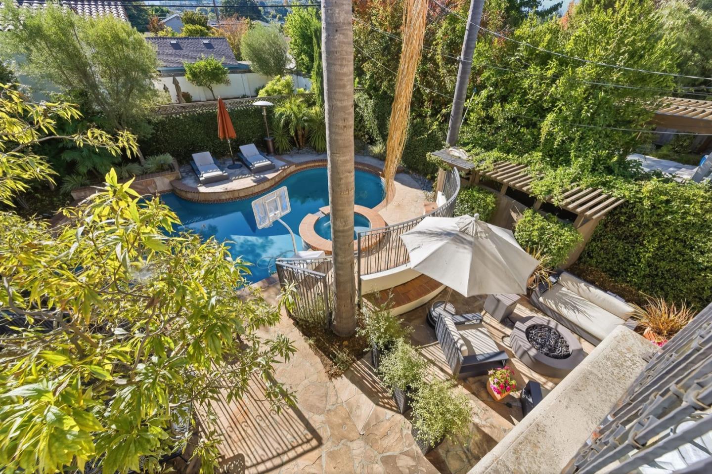 Detail Gallery Image 30 of 56 For 926 Rosewood Ave, San Carlos,  CA 94070 - 4 Beds | 2/1 Baths