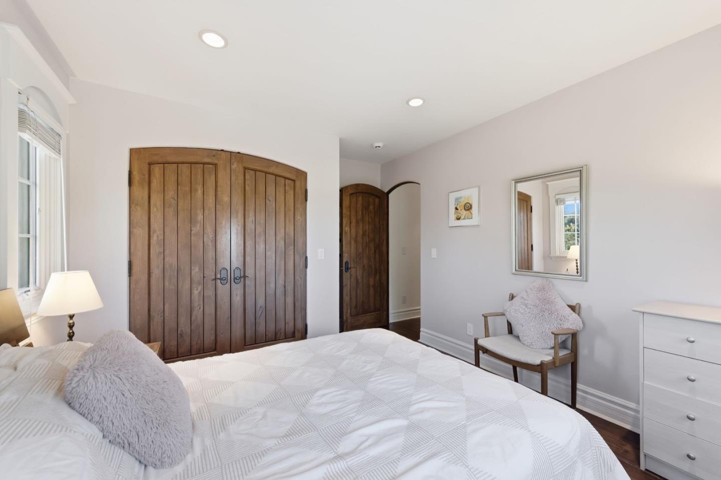 Detail Gallery Image 40 of 56 For 926 Rosewood Ave, San Carlos,  CA 94070 - 4 Beds | 2/1 Baths