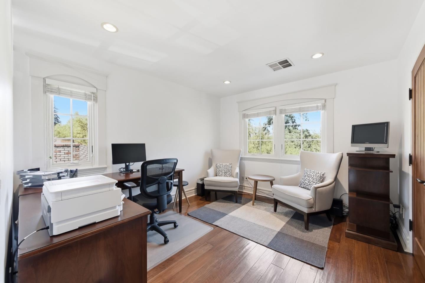 Detail Gallery Image 41 of 56 For 926 Rosewood Ave, San Carlos,  CA 94070 - 4 Beds | 2/1 Baths